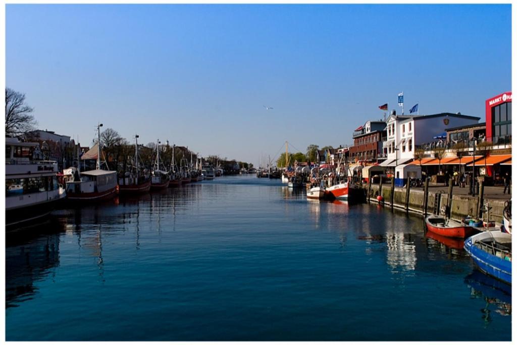 Sonnenuntergang, Am Leuchtturm Lägenhet Rostock Exteriör bild