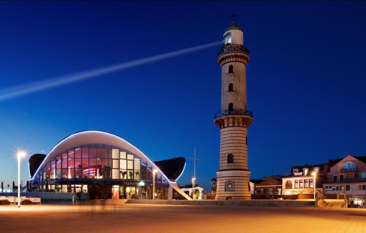 Sonnenuntergang, Am Leuchtturm Lägenhet Rostock Exteriör bild
